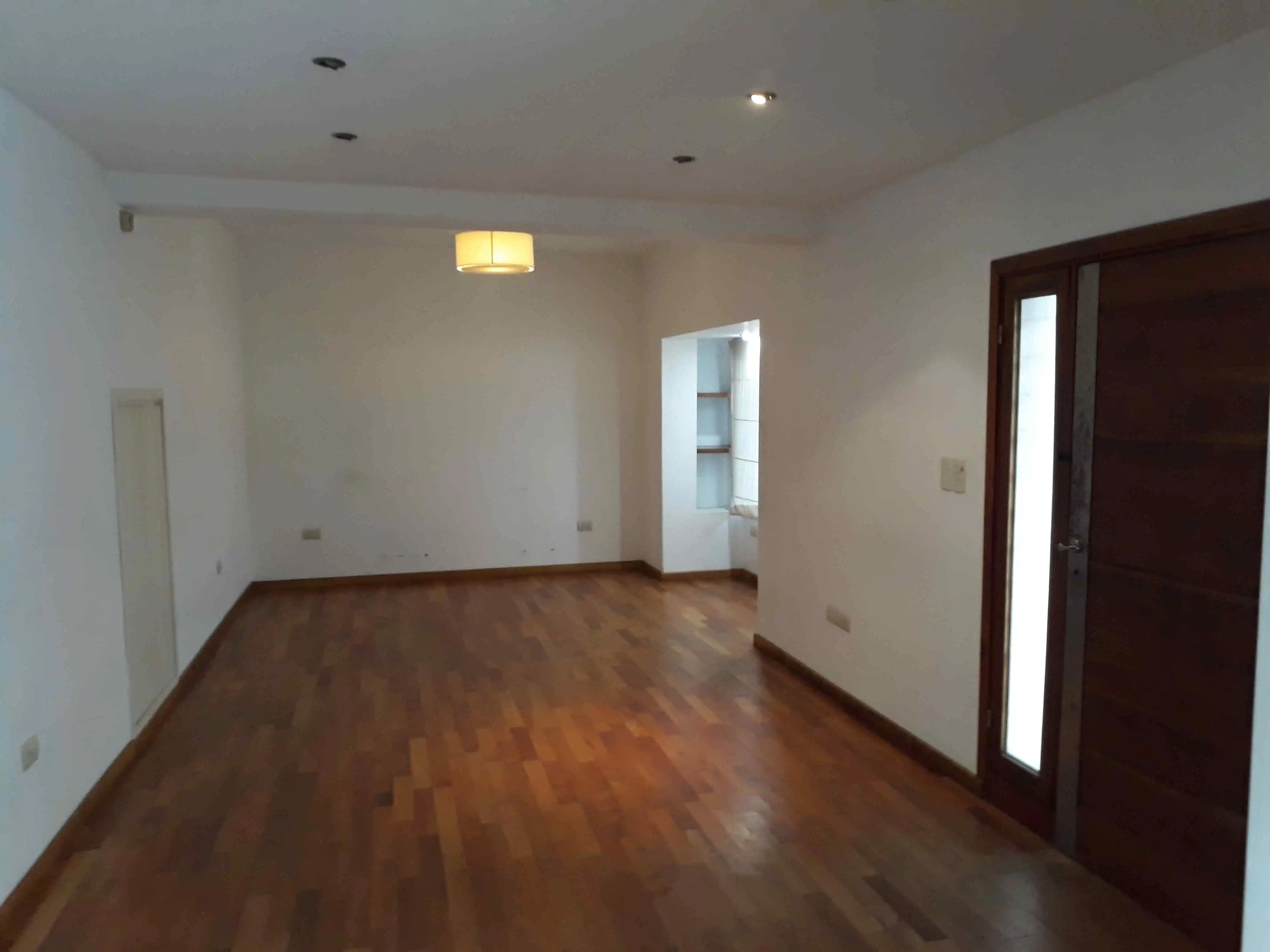 ★★★EXCELENTE CASA DE 4 DORM. QUINCHO COCHERA & PILETA ★★★
