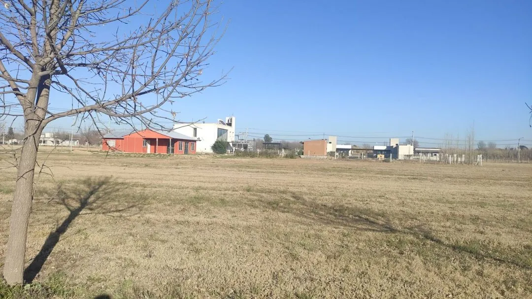 LOTE 2000 M2 TERRANOSTRA 1 CORDOBA CAMINO SAN CARLOS ZONA SUR APTO DUPLEXSE TOMA PROPIEDAD O AUTO EN FORMA DE PAGO, SE FINANCIA VENTA
