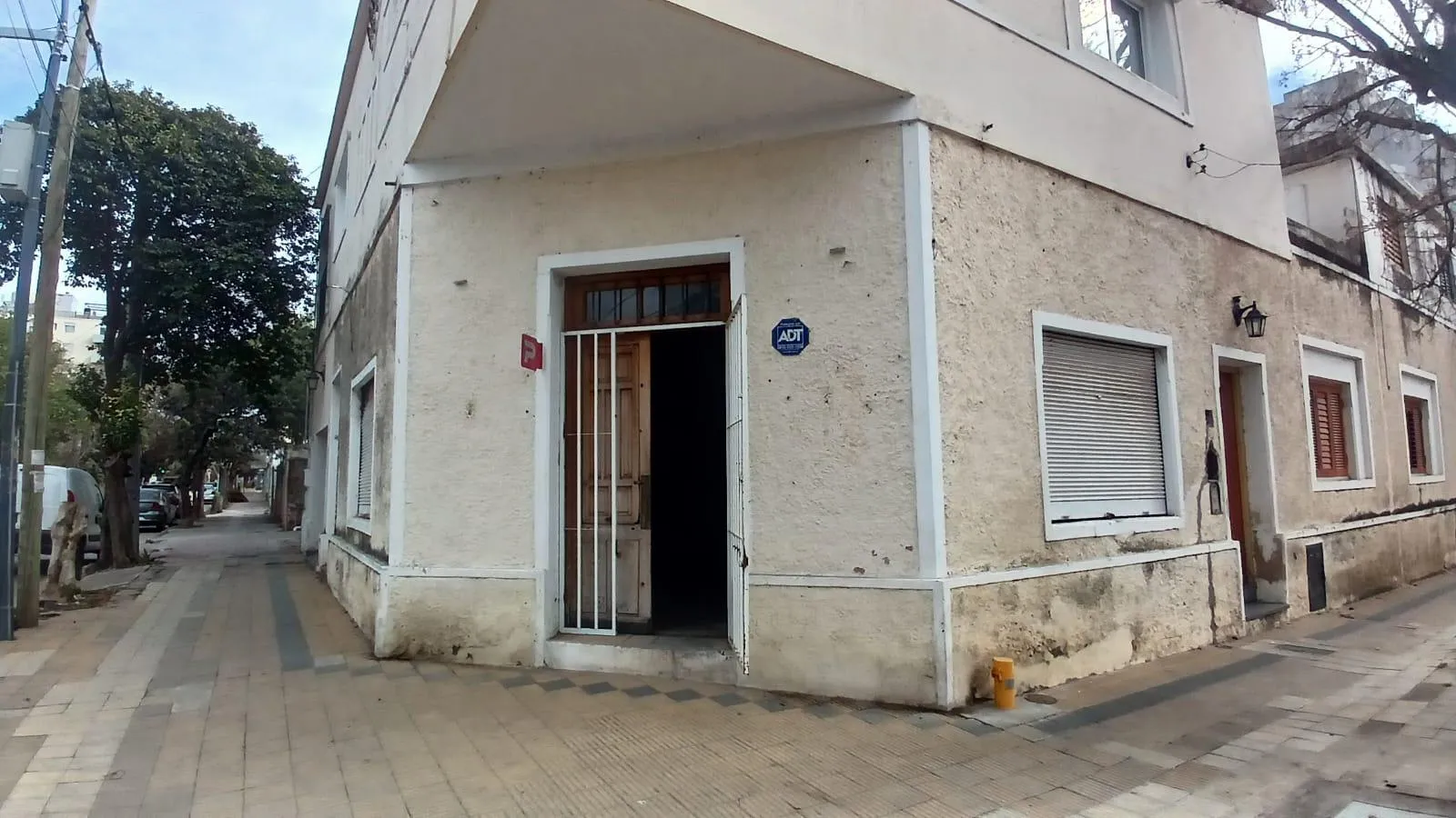 9 de julio 3000  local esquina de 48 m2 con baño