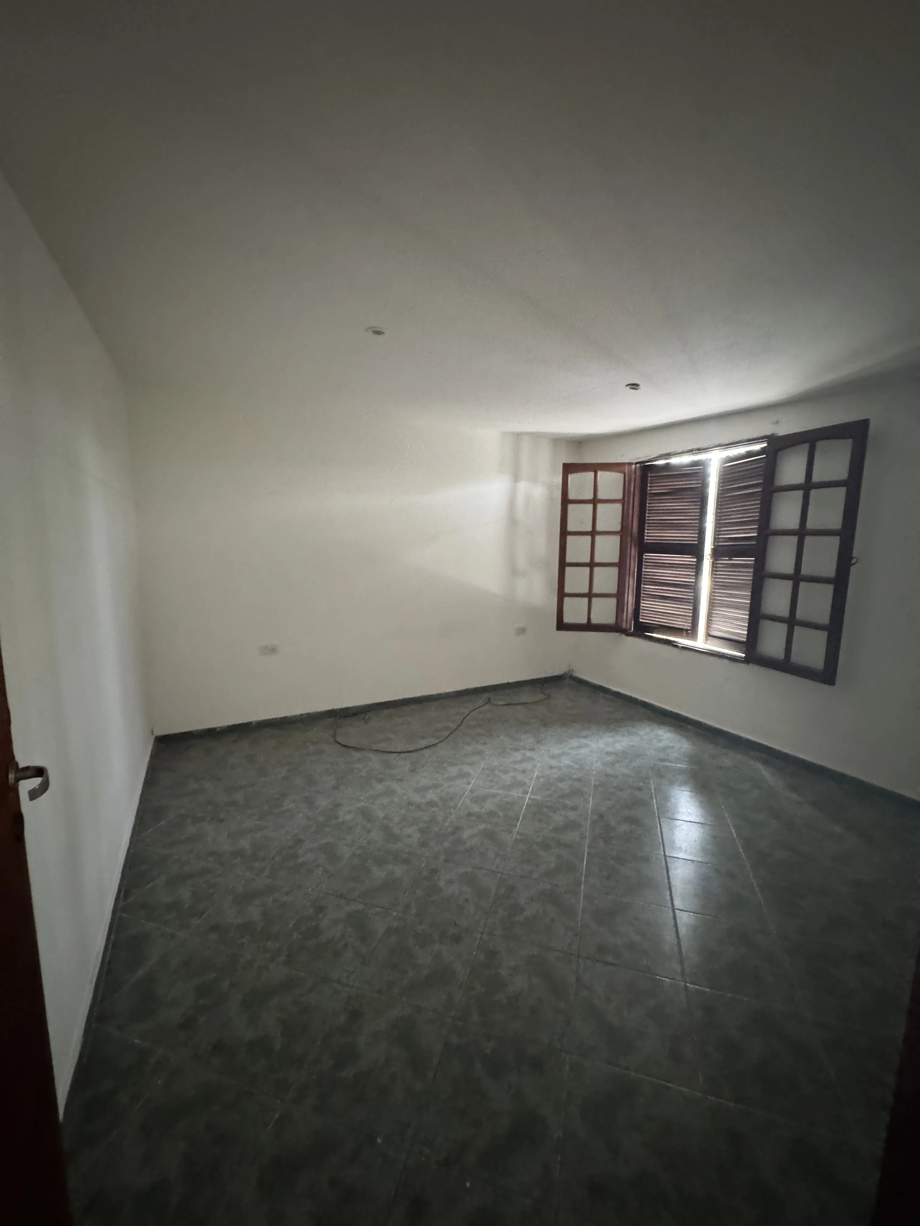CASA CON GALPÓN