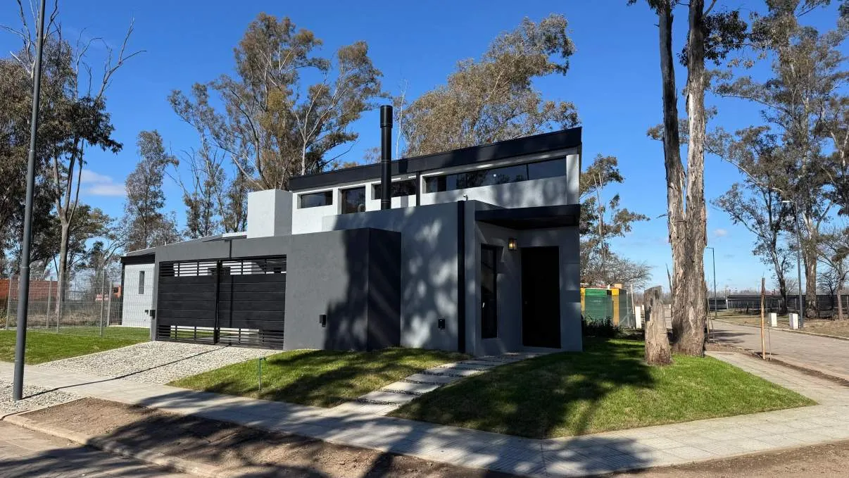 CASA ALQUILER NUEVO MALAGUEÑO 2 dormitorios + Playrrom (3 dormitorios) 157 m2 cu...