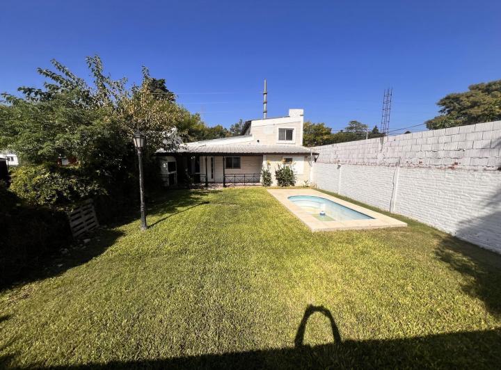 Casa · 150m² · 4 Dormitorios · 2 Cocheras