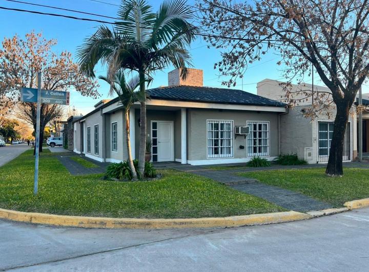 Casa · 195m² · 8 Ambientes