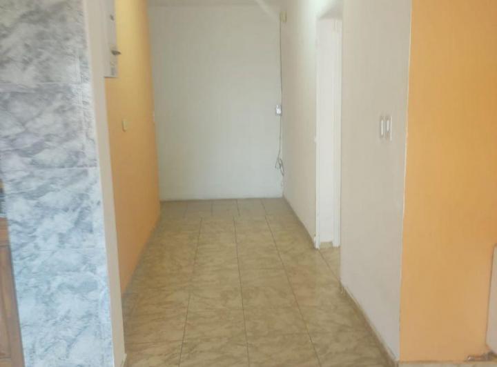 Casa · 80m² · 6 Ambientes · 2 Cocheras