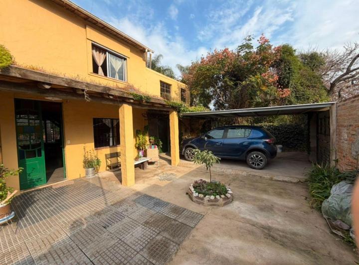 Casa · 160m² · 2 Ambientes · 2 Cocheras