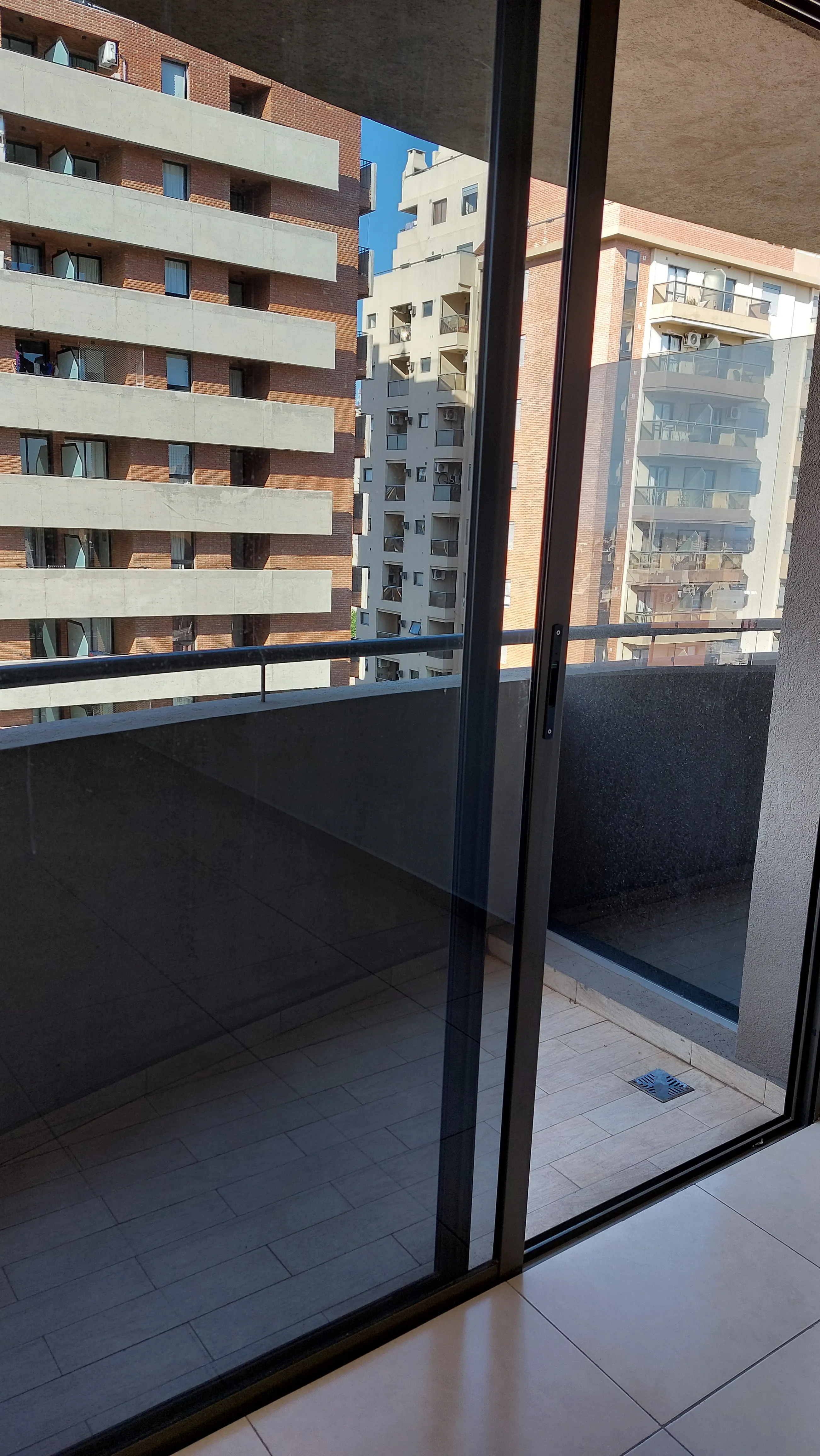 ALQUILO MONOAMBIENTE GRANDE EN BARRIO GÜEMES