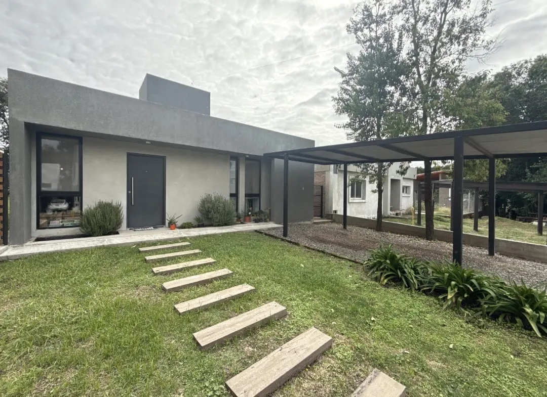 VENTA | CASA 2 DORMITORIOS | VILLA CATALINA – CAMPOS VERDES
