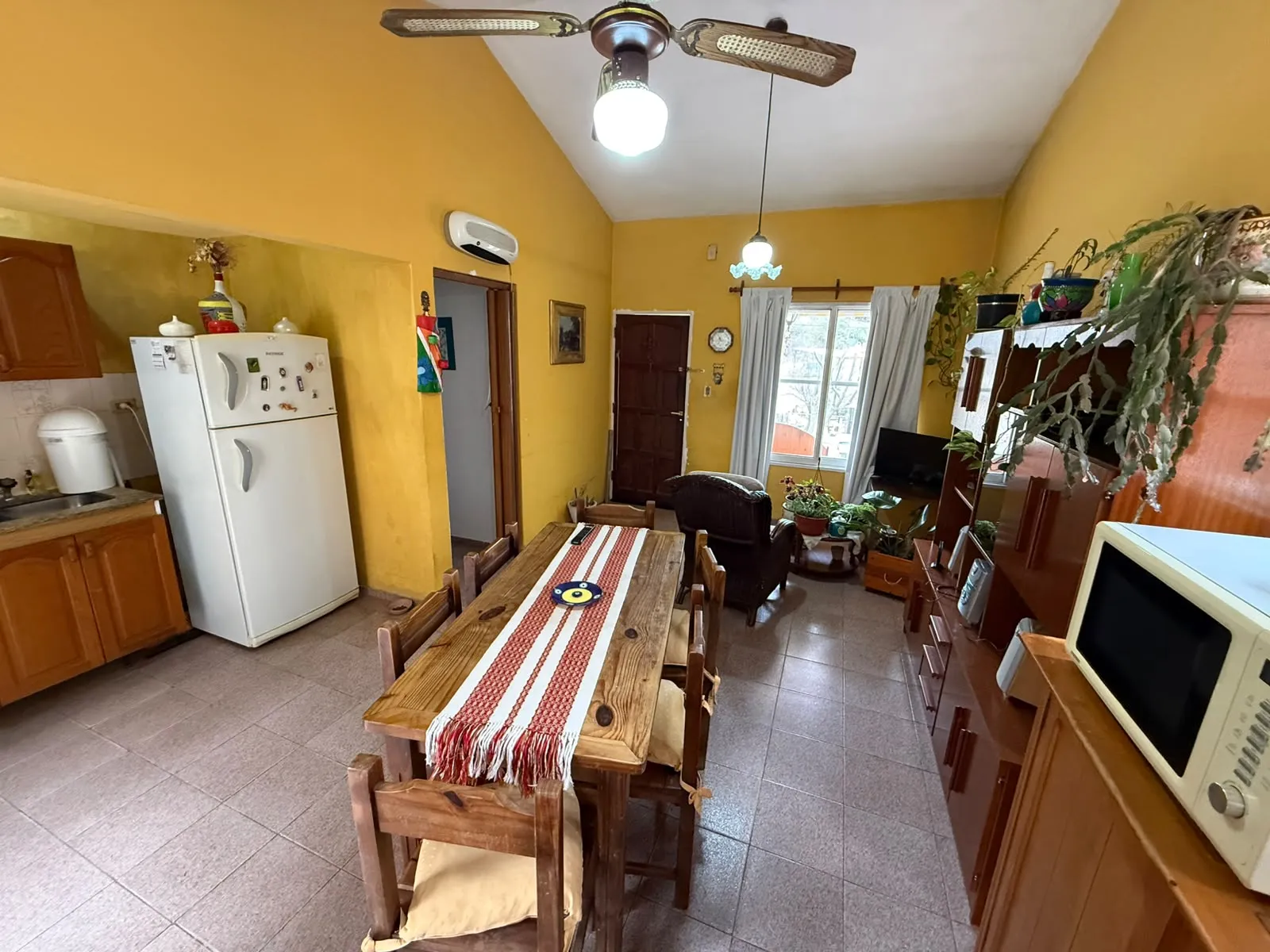 Venta: Casa - 3 Dormitorios - 2 Baños - Patio y Cochera - Costa Azul - Carlos Paz