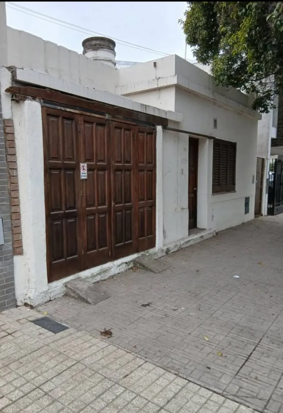 VENDO PARA INVERSOR A DEMOLER SOBRE IMPORTANTE AV. EN BARRIO JARDIN