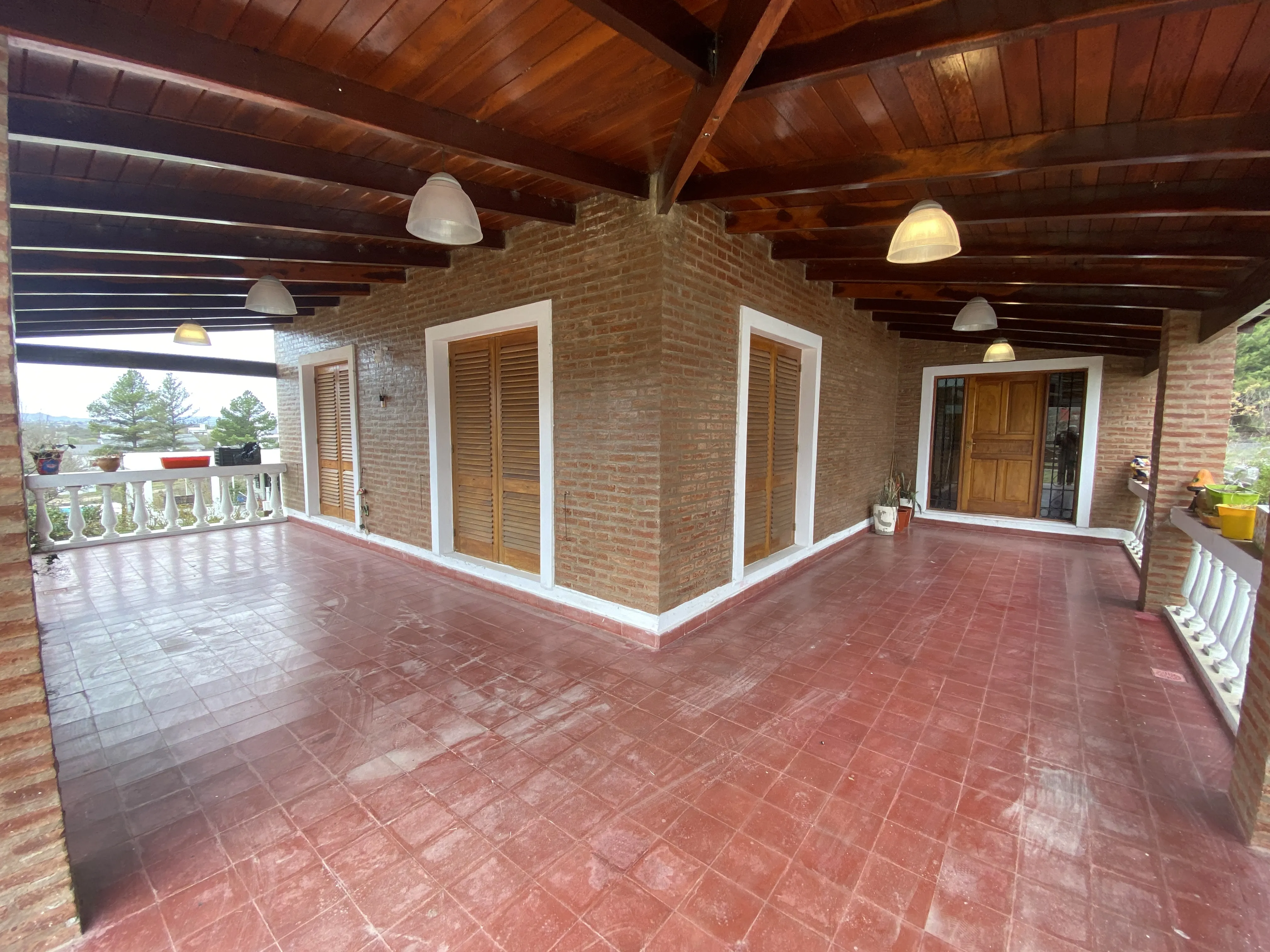 VENTA CASA 4 DORMITORIOS CON PILETA Y ESCRITURA CABALANGO