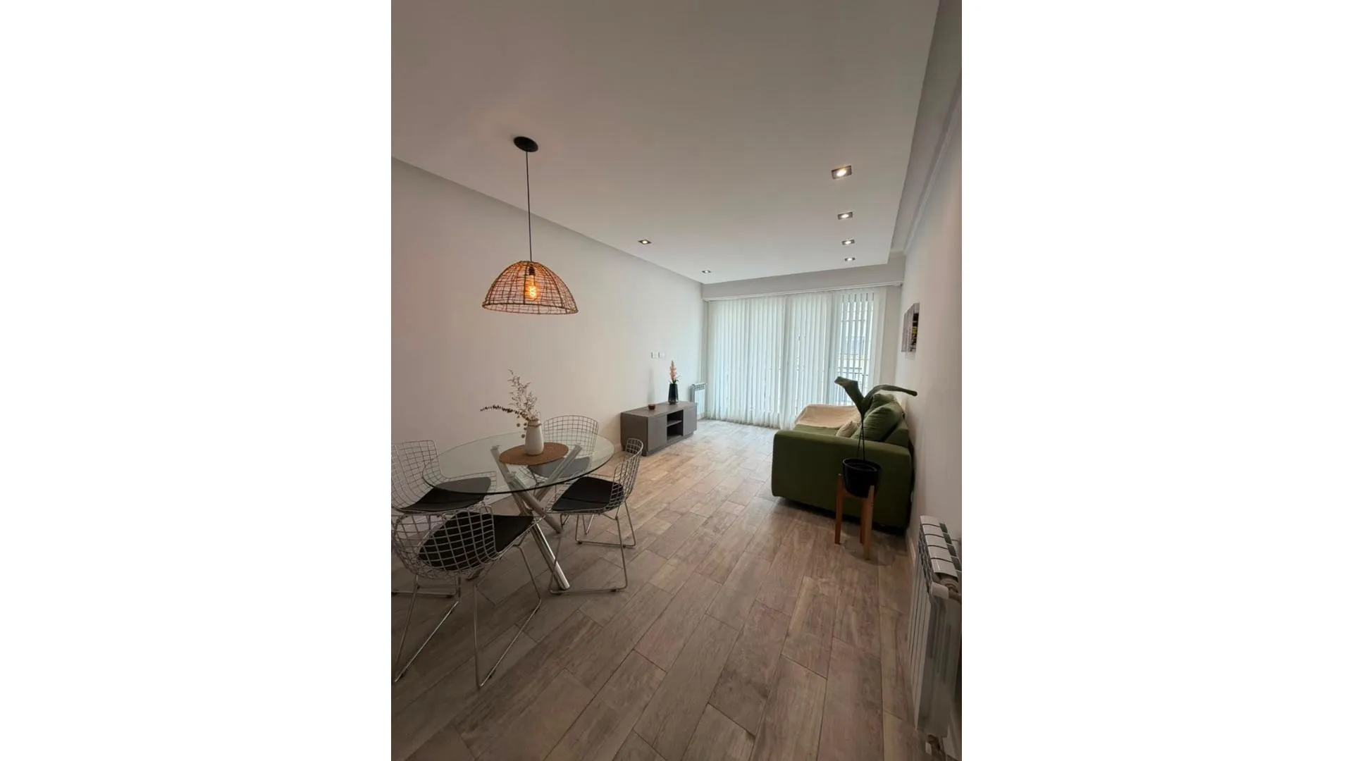 DEPTO 2 AMB C/DEPENDENCIA Y BALCON SALIENTE