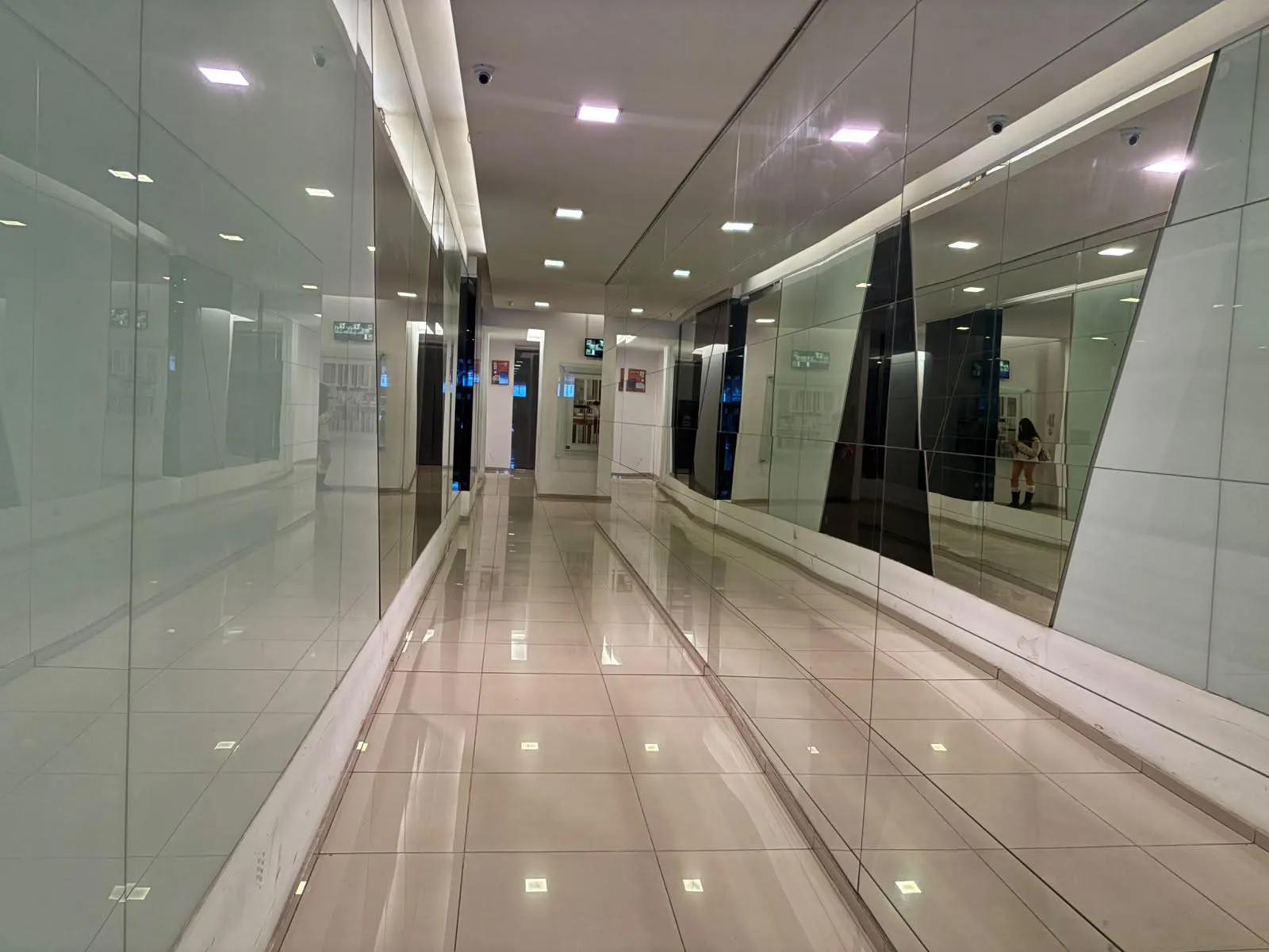 OFICINA  A LA VENTA  EN EDIFICIO GRAN ASTORIA