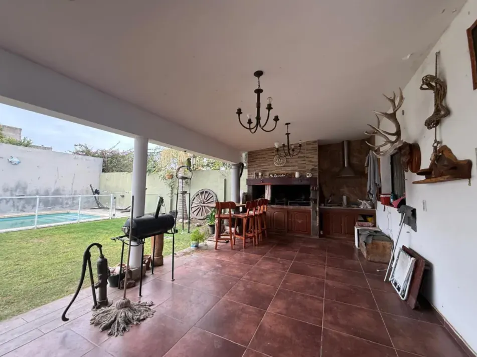 CASA EN JARDIN ESPINOSA DE 4 HABITACIONES