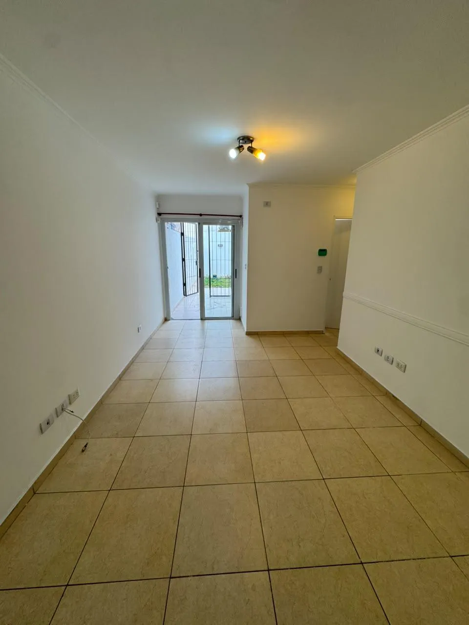 DEPARTAMENTO DE 1 DORMITORIO CON PATIO EN BARRIO ALBERDI