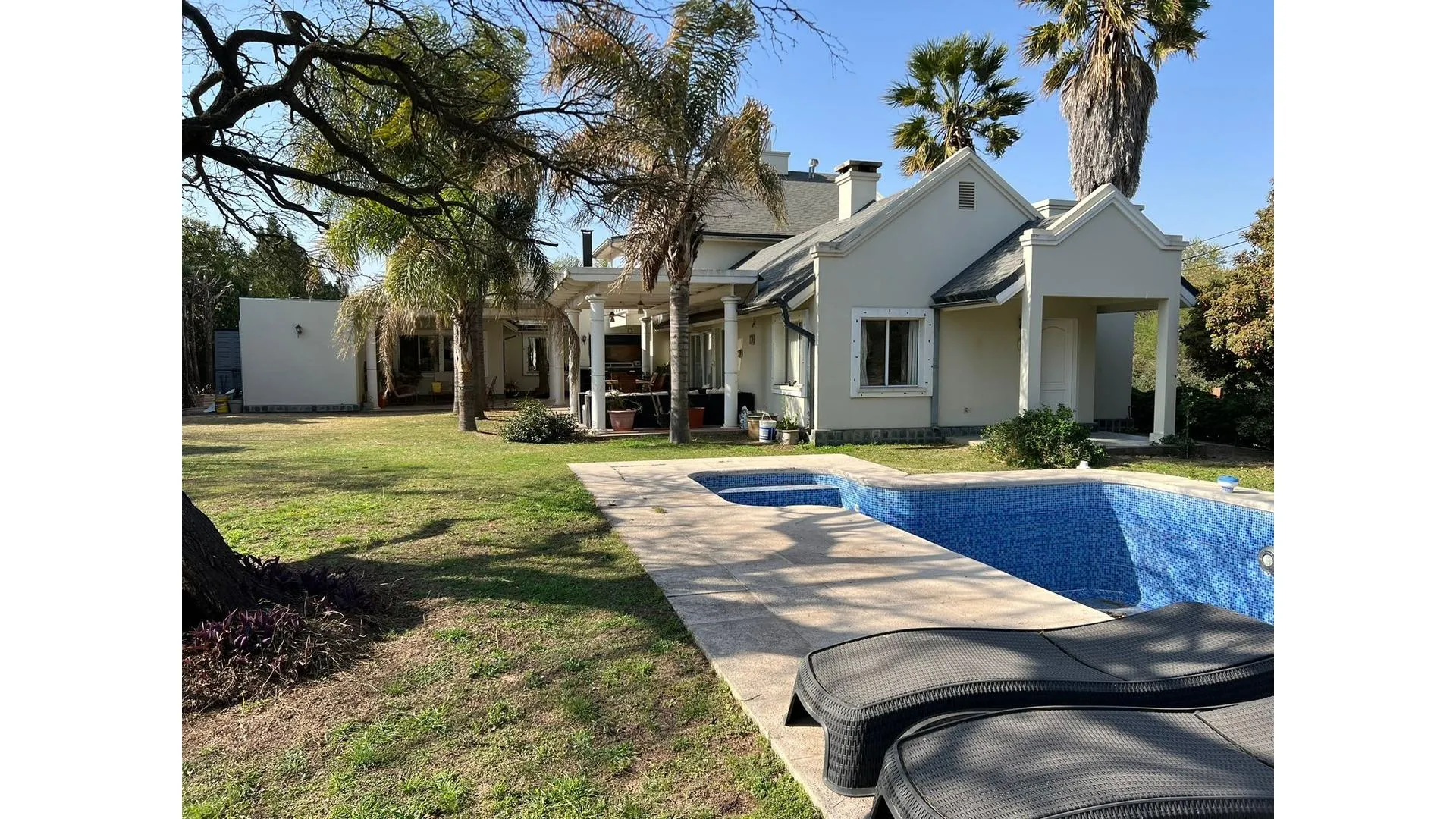 Casa en Country Las Delicias - 1800m2 de parque. Gran vista!