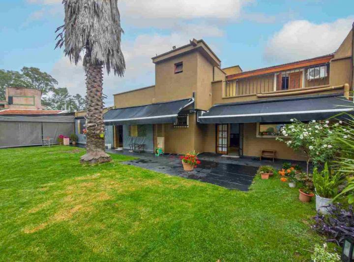 Casa · 480m² · 6 Ambientes