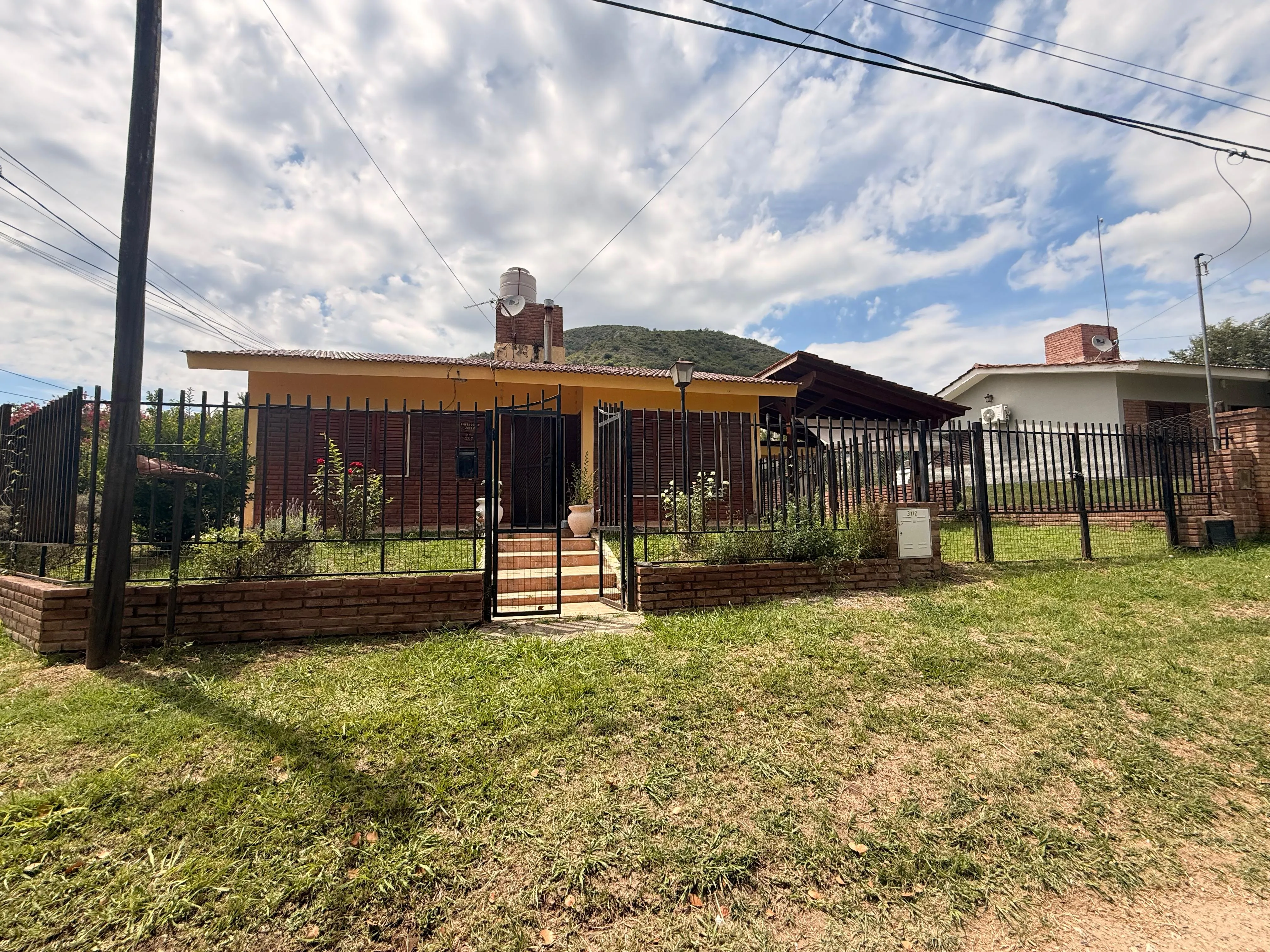 CASA VENTA CARLOS PAZ 2 DORM SOL Y RIO CON GAS NATURAL
