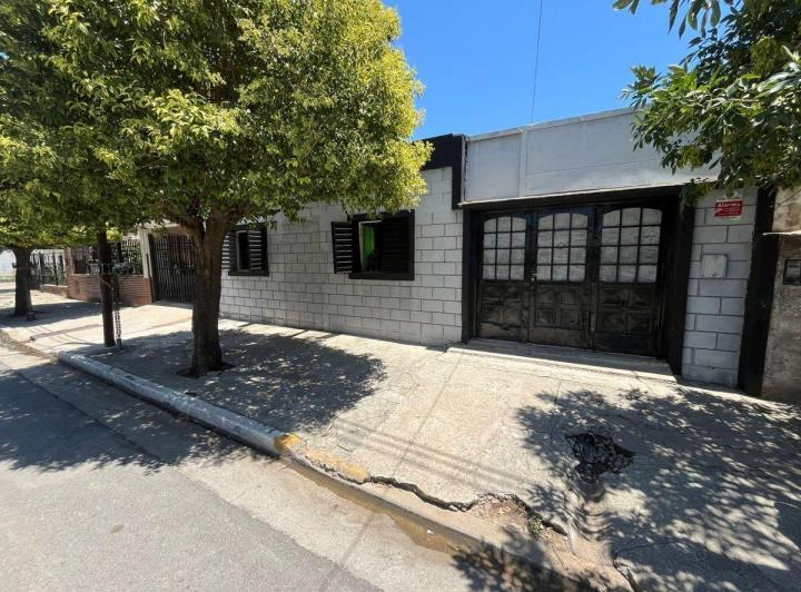 Casa · 165m² · 6 Ambientes · 1 Cochera