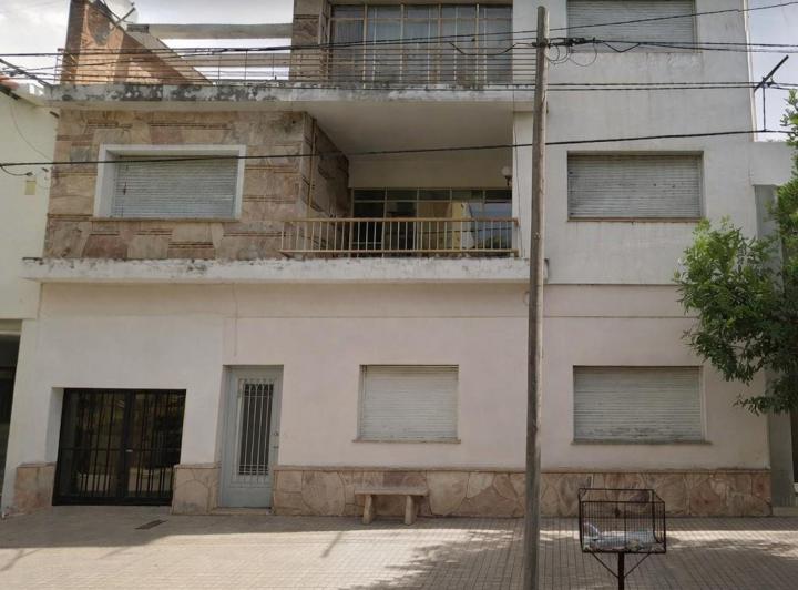 Casa · 668m² · 15 Ambientes · 6 Cocheras