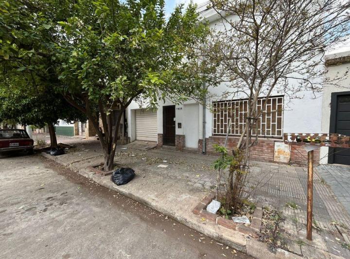 Casa · 224m² · 6 Ambientes · 1 Cochera