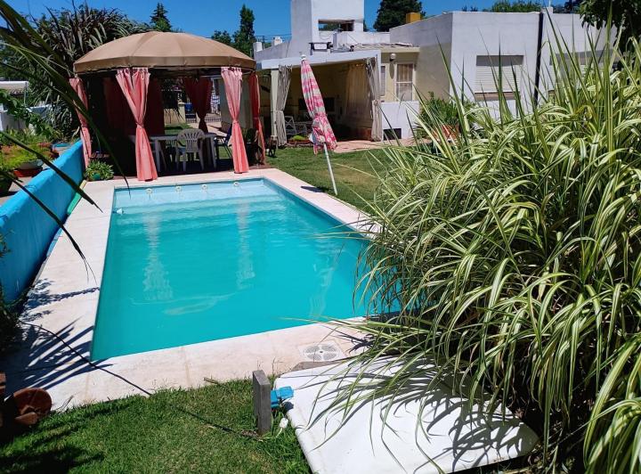 Casa · 211m² · 5 Ambientes · 2 Cocheras