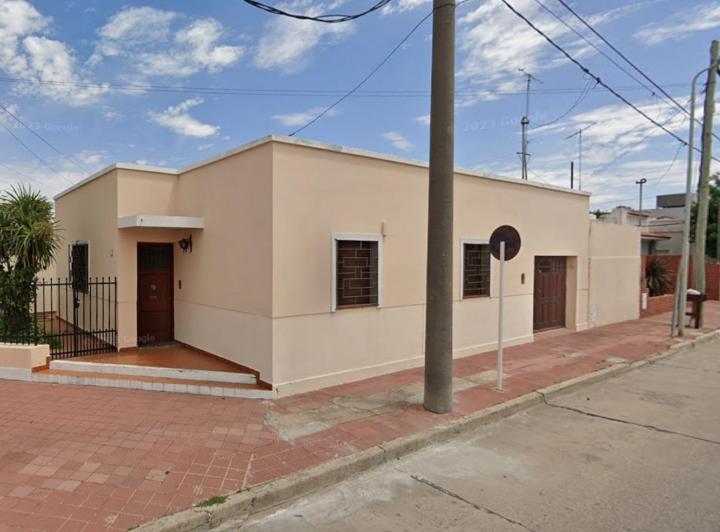Casa · 130m² · 7 Ambientes · 1 Cochera