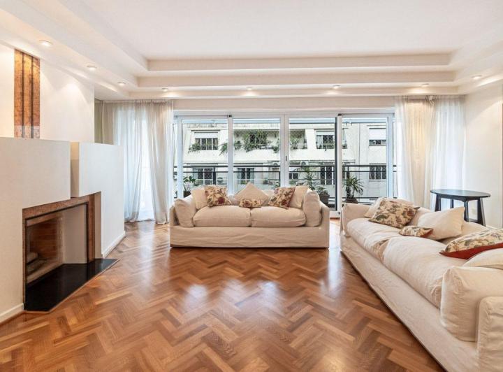 Departamento · 256m² · 7 Ambientes · 1 Cochera
