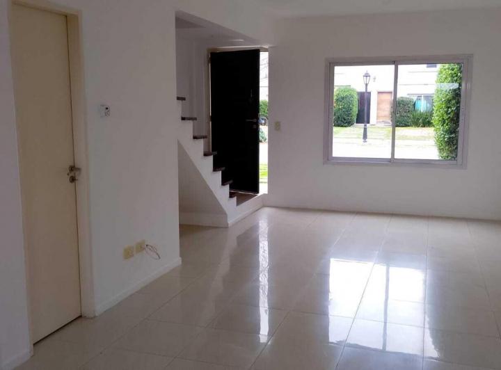 Casa · 65m² · 2 Ambientes · 1 Cochera