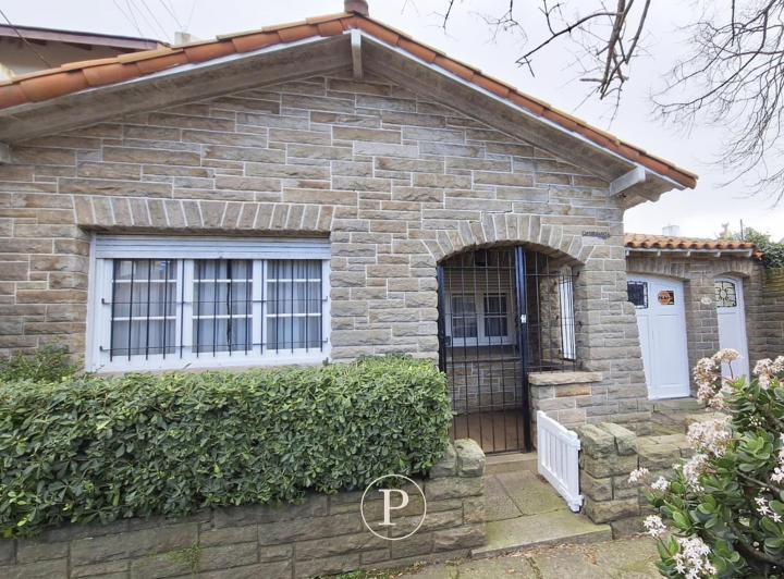 Casa · 135m² · 4 Ambientes · 1 Cochera