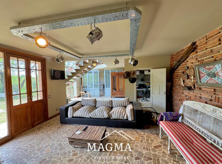 Casa · 618m² · 16 Ambientes · 3 Cocheras