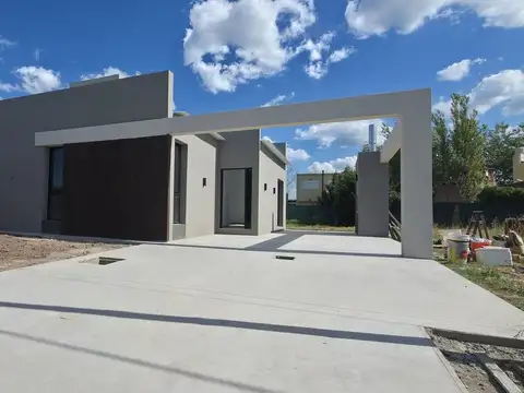 Casa en Venta en Roldan, San Lorenzo