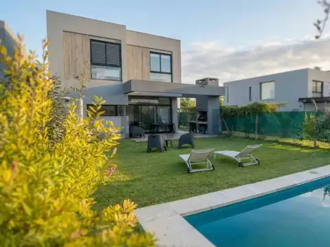 Casa en Alquiler en Joaquin Gorina, Partido de La Plata