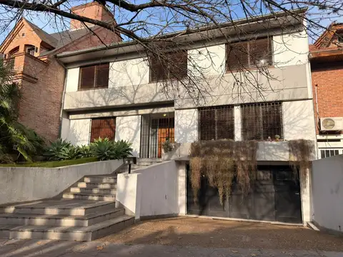 Casa en Alquiler en Acassuso Libertador  /  Solis, Acassuso