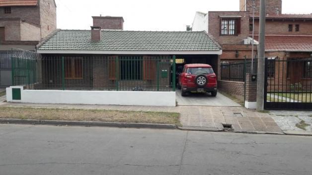 Casa · 160m² · 3 Dormitorios · 2 Cocheras