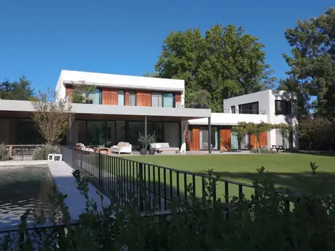 Casa en Venta en Altos Del Pilar, Countries y Barrios Cerrados en Pilar