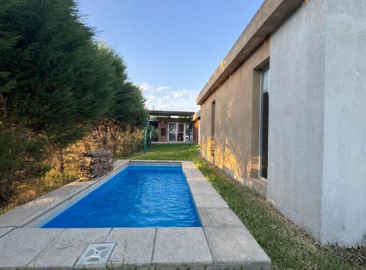 Casa · 95m² · 4 Ambientes · 1 Cochera