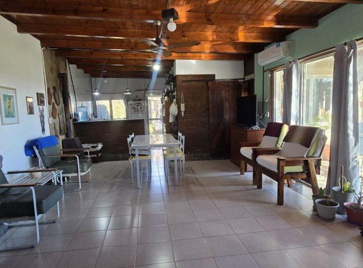 Casa · 82m² · 4 Ambientes · 1 Cochera