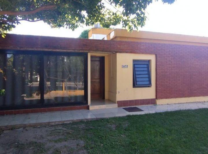 Casa · 148m² · 6 Ambientes · 3 Cocheras