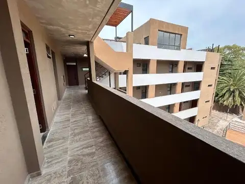 Departamento en Alquiler en Barrio Parque Leloir, Partido de Ituzaingó