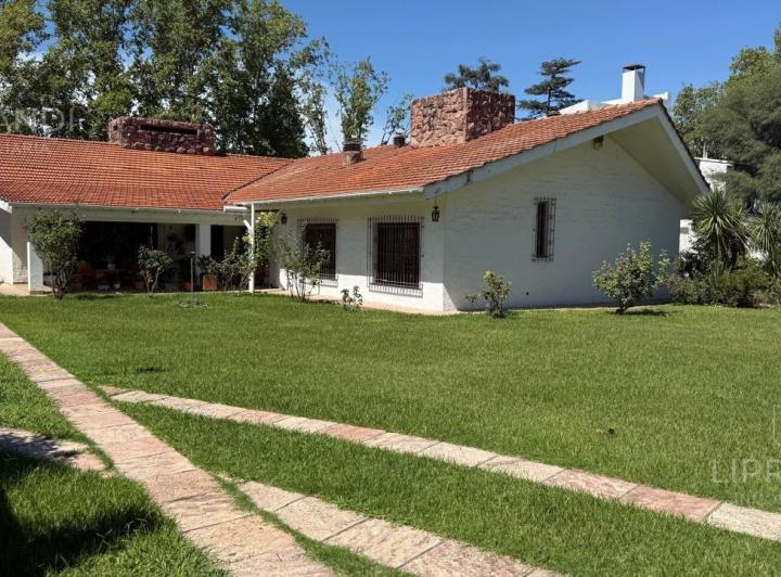 Casa · 489m² · 6 Ambientes