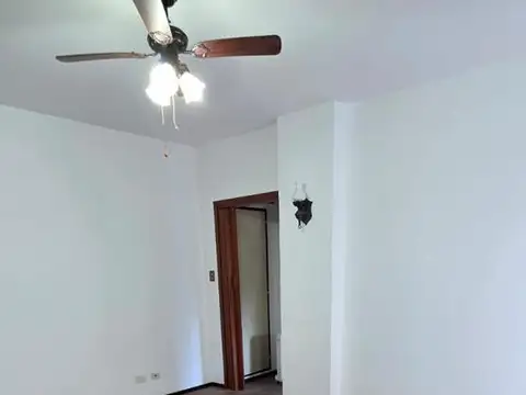 Departamento en Alquiler en La Lucila-Vias/Maipu, La Lucila