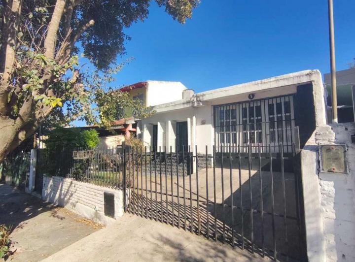 Casa · 140m² · 4 Ambientes · 2 Cocheras