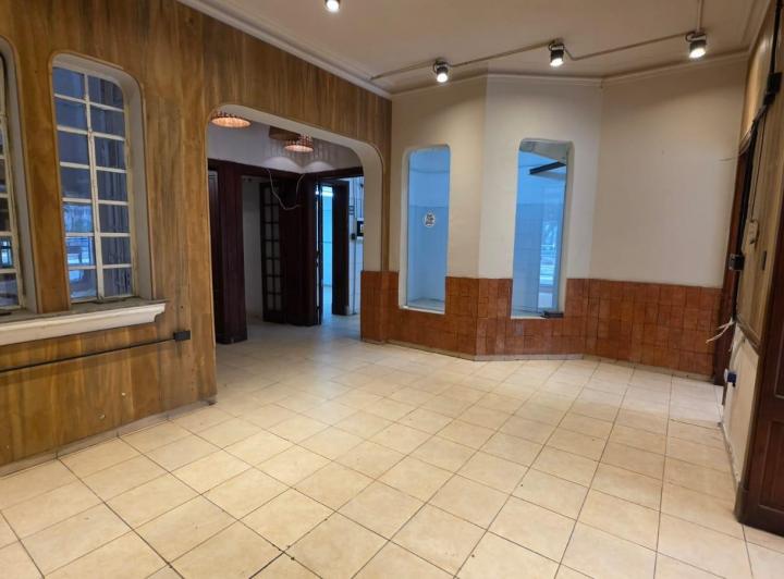 Local comercial · 240m² · 1 Ambiente