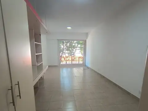 Departamento en Alquiler en Olivos Vias/Maipu, Olivos