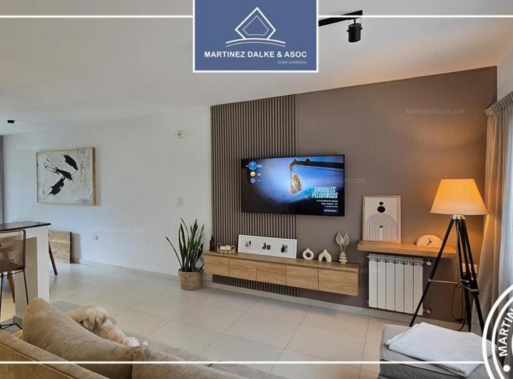 Casa · 135m² · 4 Ambientes · 2 Cocheras