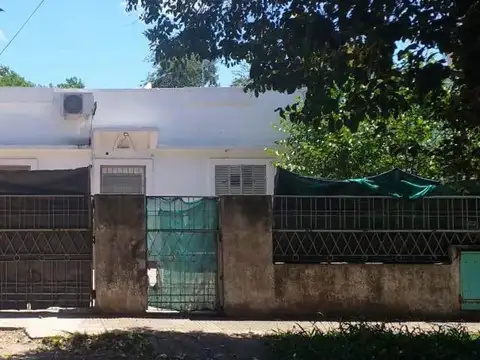 Casa en Venta en Billinghurst, General San Martin