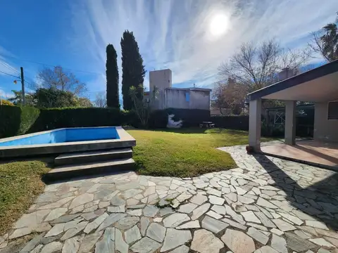 Casa en Venta en Villa Parque Sicardi, Partido de La Plata