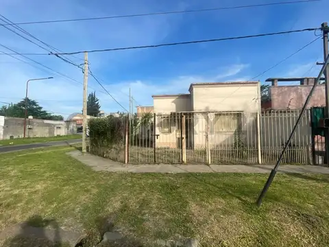 Casa en Venta en Los Hornos, La Plata