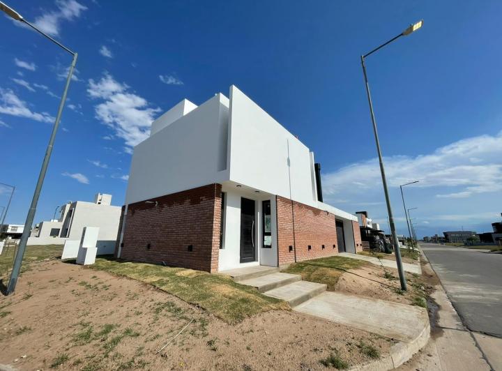 Casa · 275m² · 10 Ambientes