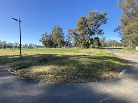 Terreno en Venta en Los Pinares Country Club, Countries y Barrios Cerrados en Exaltacion de la Cruz